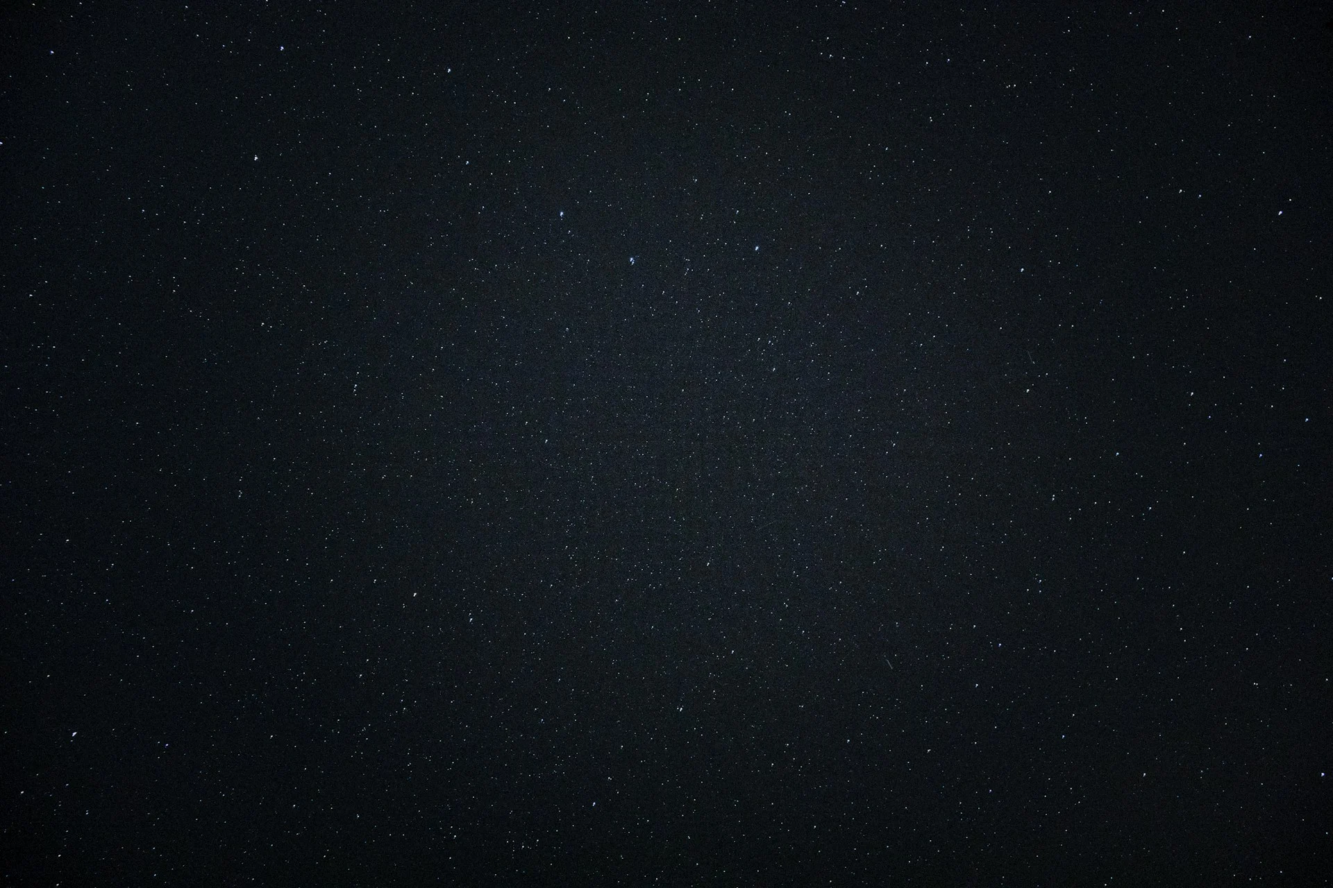 Blue noise point clouds: evenly scattered dots on a dark background