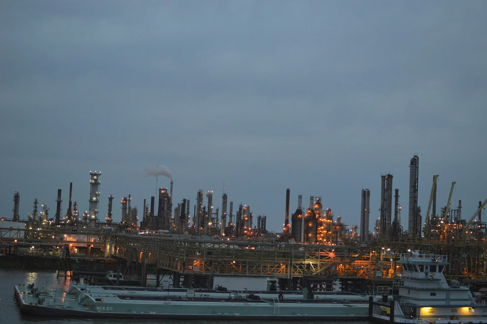 Petrochemical plant lit at night, the thumbnail for the SABIC Q3 2026 results