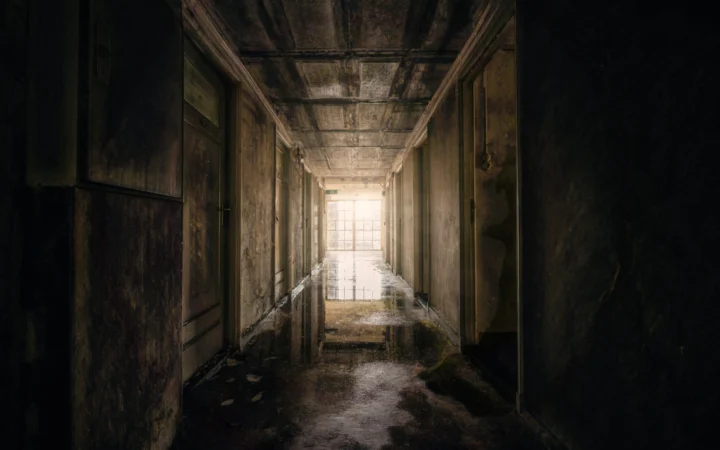 Dark fog-filled corridor evoking the unsettling mood of Scott Walker The Drift